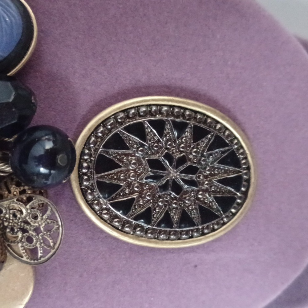 Necklace - Picture 2 of 11